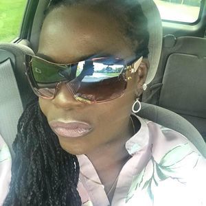 Meet your Posher, Beverly